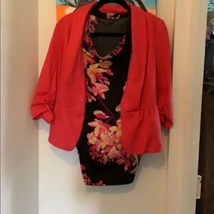 Elle Coral blazer/Dana Buchanan blk floral tank